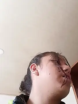 Snapshot of iriss_05 chatting on 12.05.25 iriss 05 online show from 12.05.25