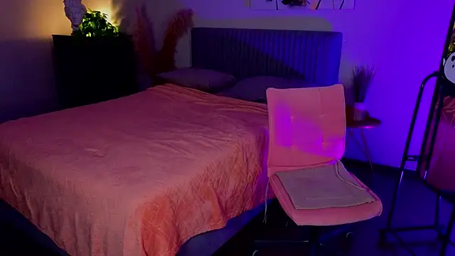 Snapshot of Jinxed_Blue chatting on 11.19.25 Jinxed Blue online show from 11.19.25