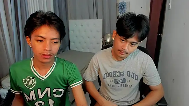 Snapshot of asianblackbigcock chatting on 11.08.25 asianblackbigcock online show from 11.08.25