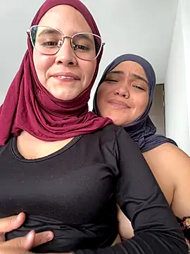 Snapshot of sweetmuslim01 chatting on 09.19.25 sweetmuslim01 online show from 09.19.25