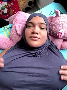 Snapshot of sweetmuslim01 chatting on 09.27.25 sweetmuslim01 online show from 09.27.25