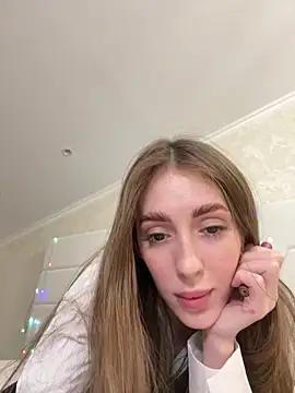 Snapshot of Victoria_Vi chatting on 11.15.25 Victoria Vi online show from 11.15.25