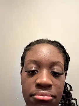 Snapshot of bry8661 chatting on 11.08.25 bry8661 online show from 11.08.25