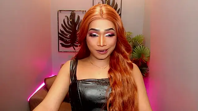 Snapshot of GwennGoddess chatting on 11.20.25 GwennGoddess online show from 11.20.25