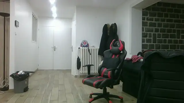 Snapshot of samia42 chatting on 11.16.25 samia42 online show from 11.16.25