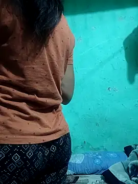 Snapshot of Piya_Bakshi chatting on 11.28.25 Piya Bakshi online show from 11.28.25