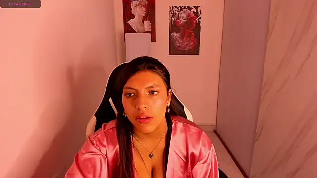 Snapshot of jen_lopez03 chatting on 11.12.25 jen lopez03 online show from 11.12.25