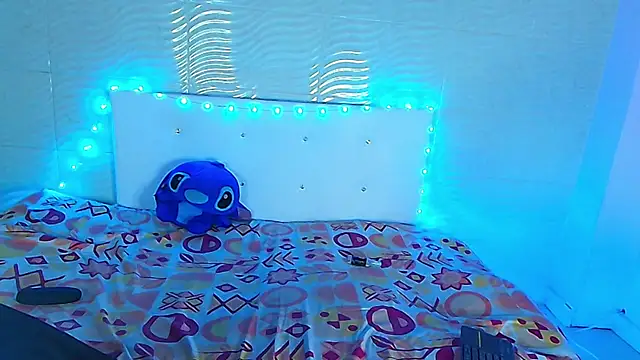 Snapshot of CurlyAliccia_ chatting on 11.14.25 CurlyAliccia online show from 11.14.25