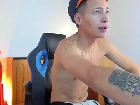 Snapshot of nick_nizz chatting on 11.13.25 nick nizz online show from 11.13.25