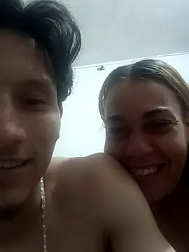 Snapshot of xXAndreyAndMariaXx chatting on 11.15.25 xXAndreyAndMariaXx online show from 11.15.25