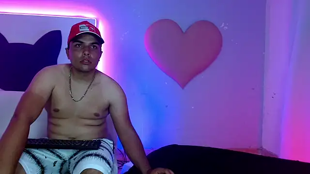 Snapshot of Insane_couplee_ chatting on 11.08.25 Insane couplee online show from 11.08.25