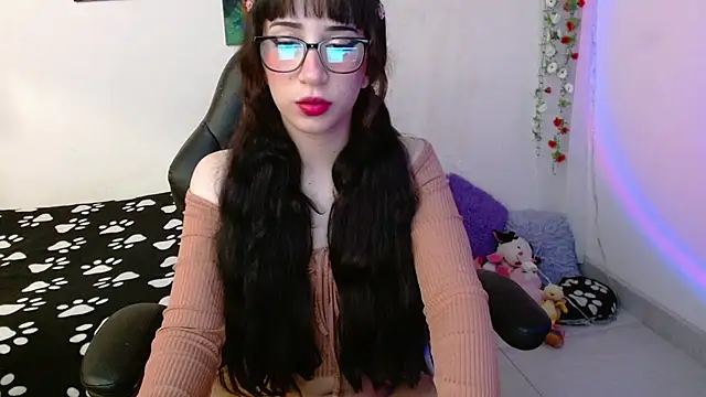 Snapshot of violetasweettt chatting on 11.08.25 violetasweettt online show from 11.08.25