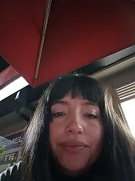 Snapshot of Luna_juicy chatting on 11.22.25 Luna juicy online show from 11.22.25