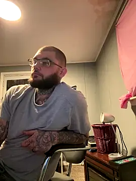 Snapshot of trickydickydaddy chatting on 12.04.25 trickydickydaddy online show from 12.04.25