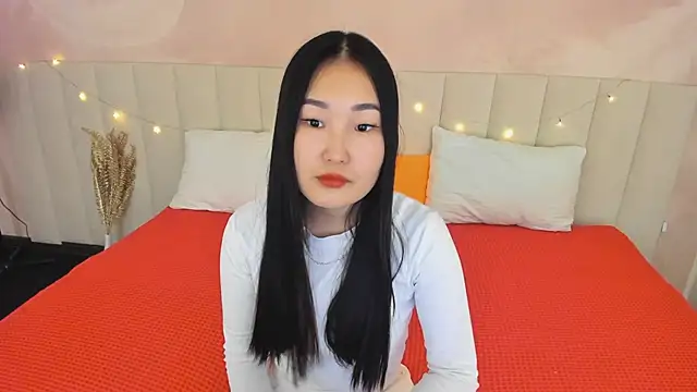 Snapshot of LanaMeiz chatting on 11.10.25 LanaMeiz online show from 11.10.25