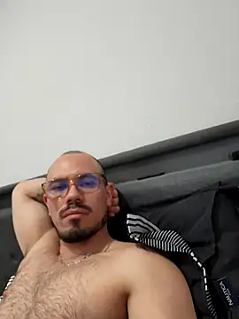 Snapshot of Zayary01 chatting on 11.08.25 Zayary01 online show from 11.08.25