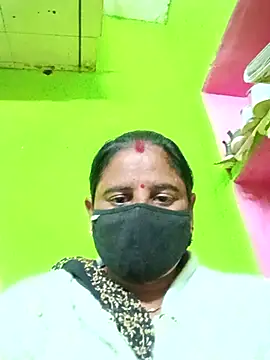 Snapshot of Quin_love143 chatting on 11.10.25 Quin love143 online show from 11.10.25