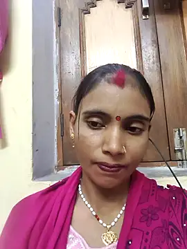 Snapshot of manishakapoor chatting on 11.08.25 manishakapoor online show from 11.08.25