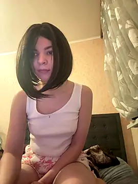 Snapshot of LilxSar chatting on 11.30.25 LilxSar online show from 11.30.25