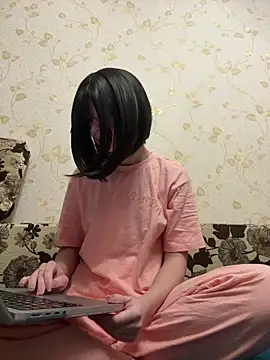 Snapshot of LilxSar chatting on 12.02.25 LilxSar online show from 12.02.25