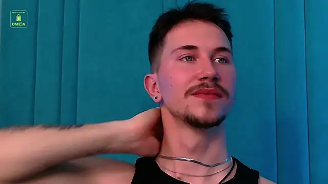 Snapshot of IskellaEvans chatting on 11.12.25 IskellaEvans online show from 11.12.25