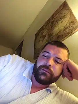 Snapshot of tomluckies chatting on 11.09.25 tomluckies online show from 11.09.25