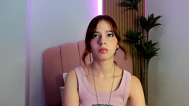 Snapshot of scarlett_smith_3 chatting on 11.13.25 scarlett smith 3 online show from 11.13.25