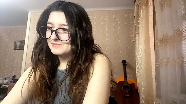 Snapshot of DonnieBooton chatting on 11.12.25 DonnieBooton online show from 11.12.25