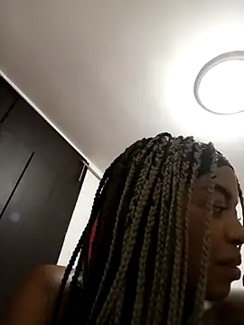 Snapshot of lunavelvet282711 chatting on 11.18.25 lunavelvet282711 online show from 11.18.25