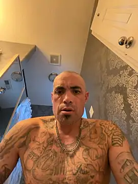 Snapshot of MrMrsperfeted chatting on 11.15.25 MrMrsperfeted online show from 11.15.25