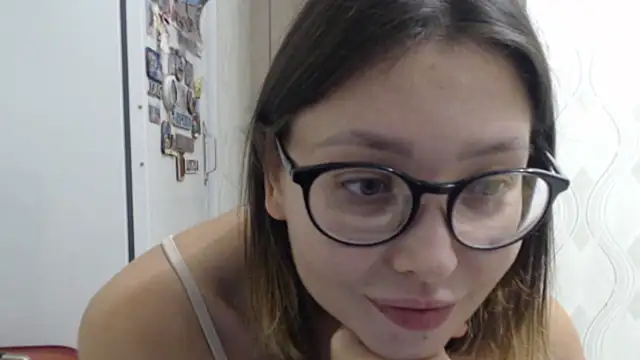 Snapshot of your__gena chatting on 11.12.25 your gena online show from 11.12.25