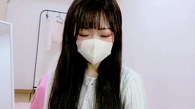 Snapshot of arisu-chan chatting on 11.20.25 arisu-chan online show from 11.20.25