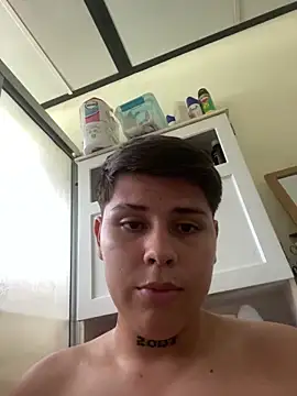 Snapshot of luisDi07 chatting on 11.10.25 luisDi07 online show from 11.10.25