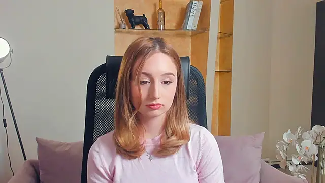 Snapshot of ReinaHenslin chatting on 11.11.25 ReinaHenslin online show from 11.11.25