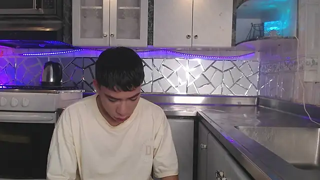 Snapshot of Aaron_foxx1 chatting on 12.05.25 Aaron foxx1 online show from 12.05.25