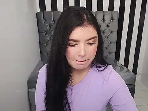 Snapshot of sarah_rouse_t_ chatting on 11.12.25 sarah rouse t online show from 11.12.25