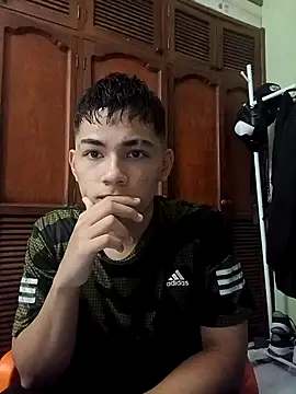 Snapshot of Santiagooo1233 chatting on 11.17.25 Santiagooo1233 online show from 11.17.25