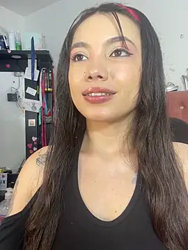 Snapshot of shine_col chatting on 11.15.25 shine col online show from 11.15.25