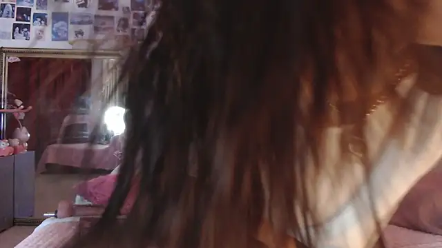 Snapshot of Mia_Tylorr chatting on 11.11.25 Mia Tylorr online show from 11.11.25