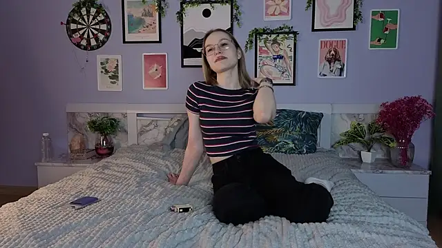 Snapshot of blossomguilt chatting on 11.13.25 blossomguilt online show from 11.13.25