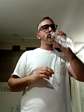 mipiacitanto93 online show from 11.13.25