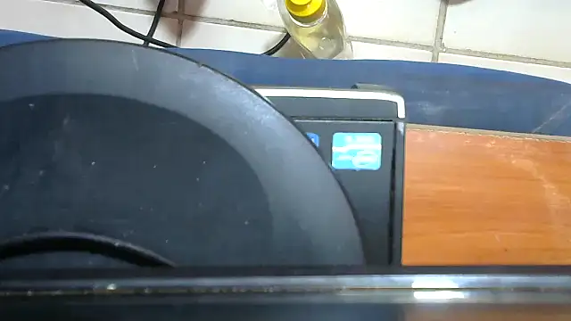 Snapshot of Hobby_Lv chatting on 11.19.25 Hobby Lv online show from 11.19.25