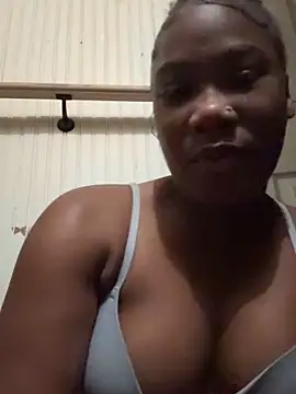 Snapshot of Issa_smooch chatting on 11.11.25 Issa smooch online show from 11.11.25