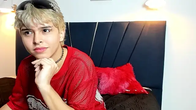 Snapshot of jaxson_cum chatting on 11.12.25 jaxson cum online show from 11.12.25