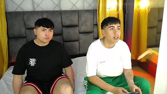 Snapshot of Alex_Beamont chatting on 11.13.25 Alex Beamont online show from 11.13.25