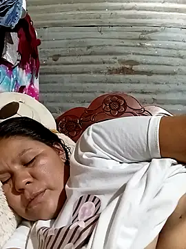 Snapshot of sexy_latina90 chatting on 11.19.25 sexy latina90 online show from 11.19.25