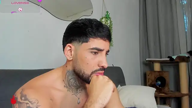 Ianalvarez online show from 11.27.25