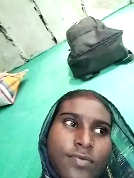 Snapshot of Big_Lovexx chatting on 11.18.25 Big Lovexx online show from 11.18.25