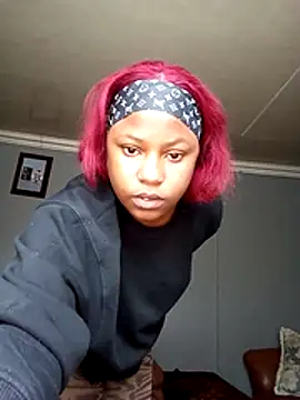 TianaXo online show from 11.18.25