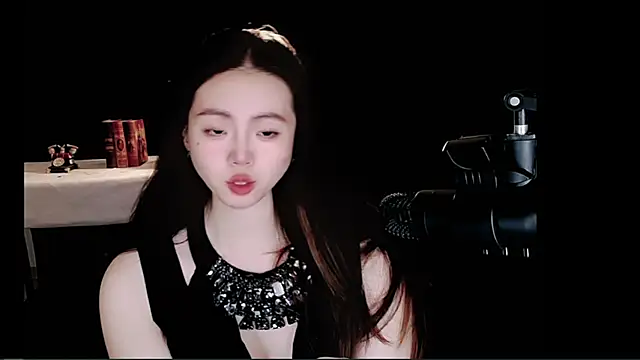 Snapshot of nannanbaby002 chatting on 11.15.25 nannanbaby002 online show from 11.15.25